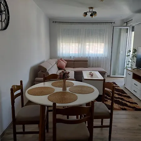 Aurora דירה *